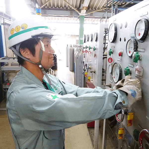 無事故・安定操業を目指し、日々の設備点検!